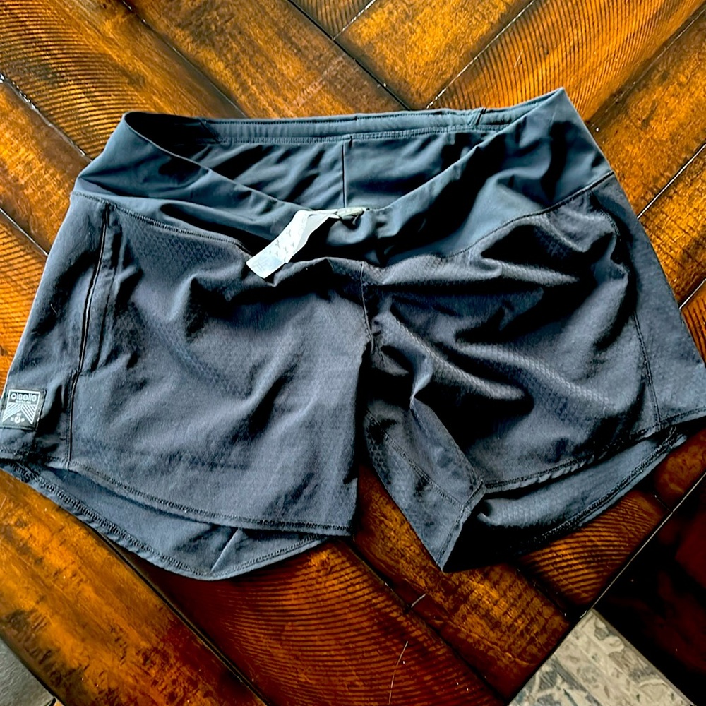 Oiselle Long Roga size 10 - 6inch inseam